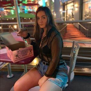 Meet your Posher, Sidney